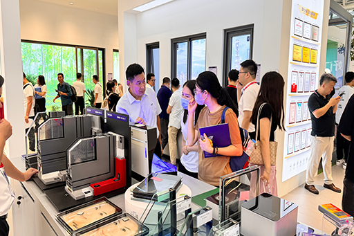 首日盛況 | 富軒全屋門窗展館強勢吸睛，品牌實力盡顯